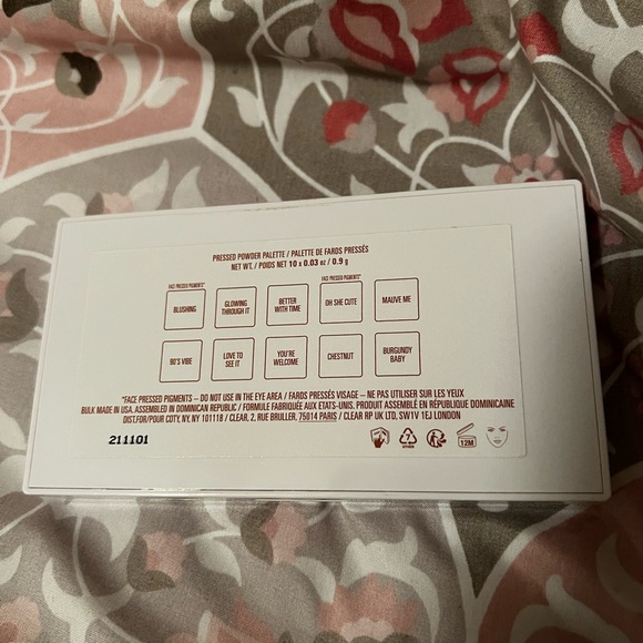 Kylie Cosmetics Pressed Powder Palette The Mauve Palette - Picture 2 of 3